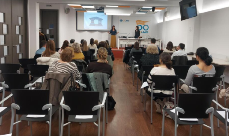 enllaç entre el procés assistencial i la pràctica clínica real