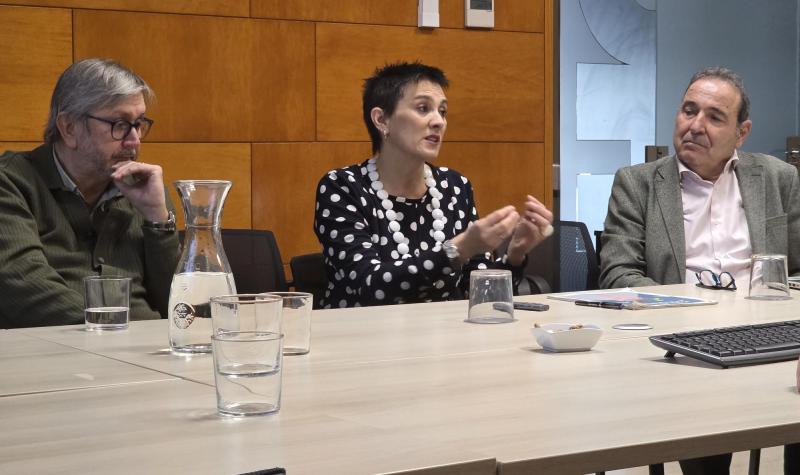 Laia Arnal intervenint a la Comissió de Psiquiatria i Salut Mental del CSC